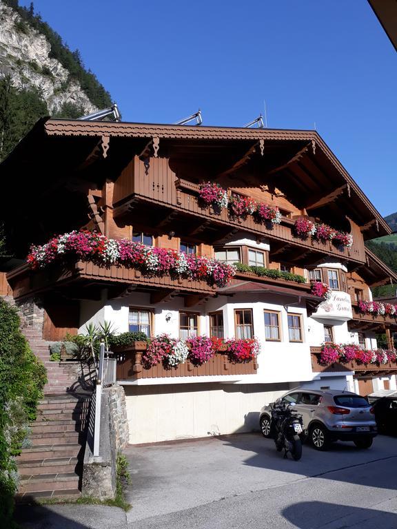 Landhaus Granat Guest house Mayrhofen